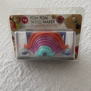 Boye POM POM TASSEL Maker Crafts 10 size Pom Poms 11 size Tassels NEW Sealed